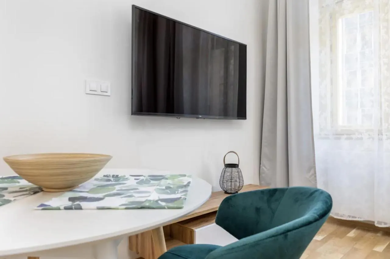Bright Aparment Close To Wenceslas Square With Parking Prague Apartment